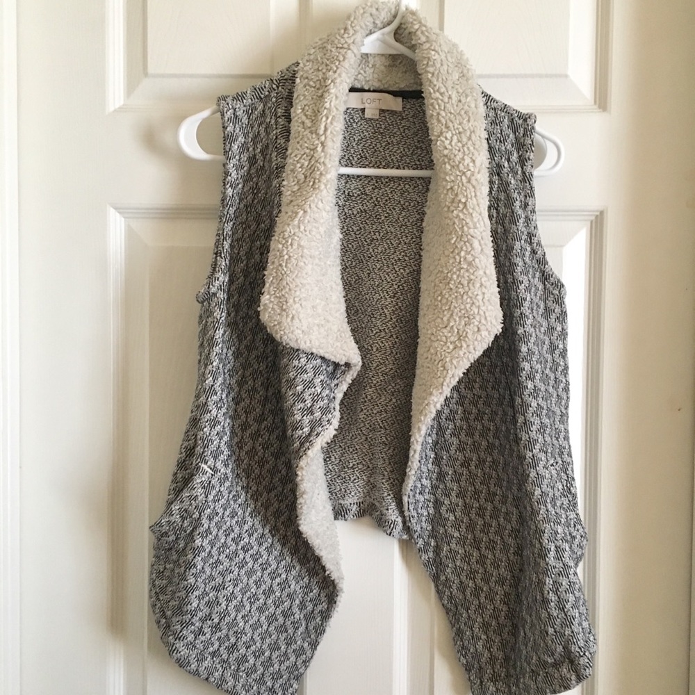 LOFT Cropped asymmetrical vest